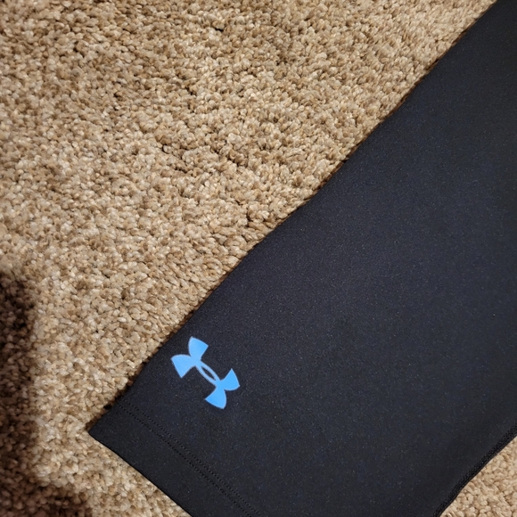 Women's Under Armor capris - Picture 1 of 4